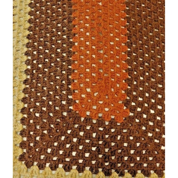 Vintage 70's Crochet Granny Square Afghan Neutrals 75 x 60 - Picture 3 of 3